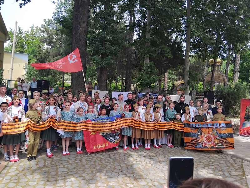 Выступление школьного театра имени М.В. Ломоносова 